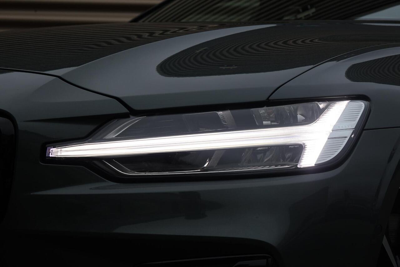 Volvo V60 T6 Plug-in hybrid AWD Plus Dark | Trekhaak elektr. | 360 camera | Harman Kardon