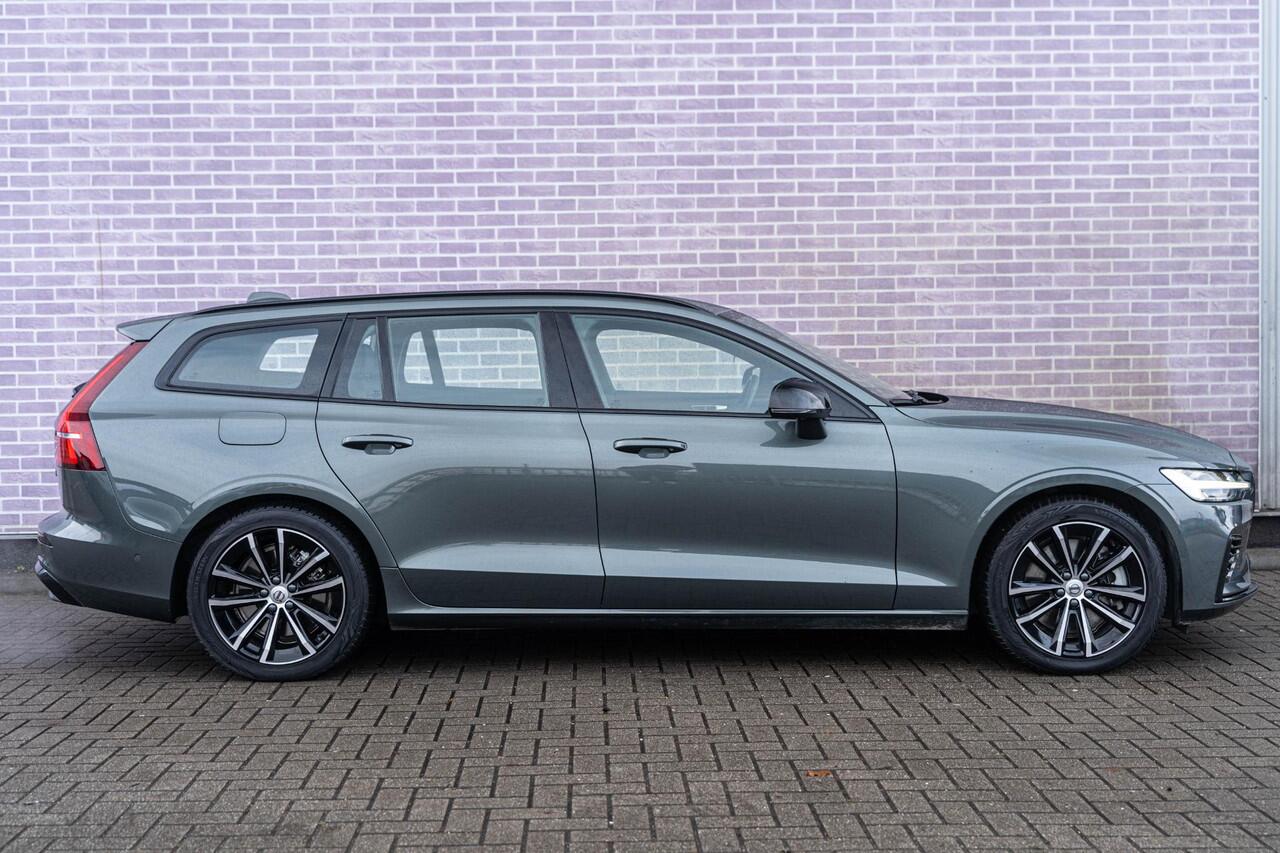 Volvo V60 2.0 T6 Plug-in hybrid AWD Plus Dark | Stoel-/Stuurverwarming | 360 Camera | Trekhaak | Keyless Entry | Dodehoekdetectie | Adaptive Cruise Control | Google | Long Range |
