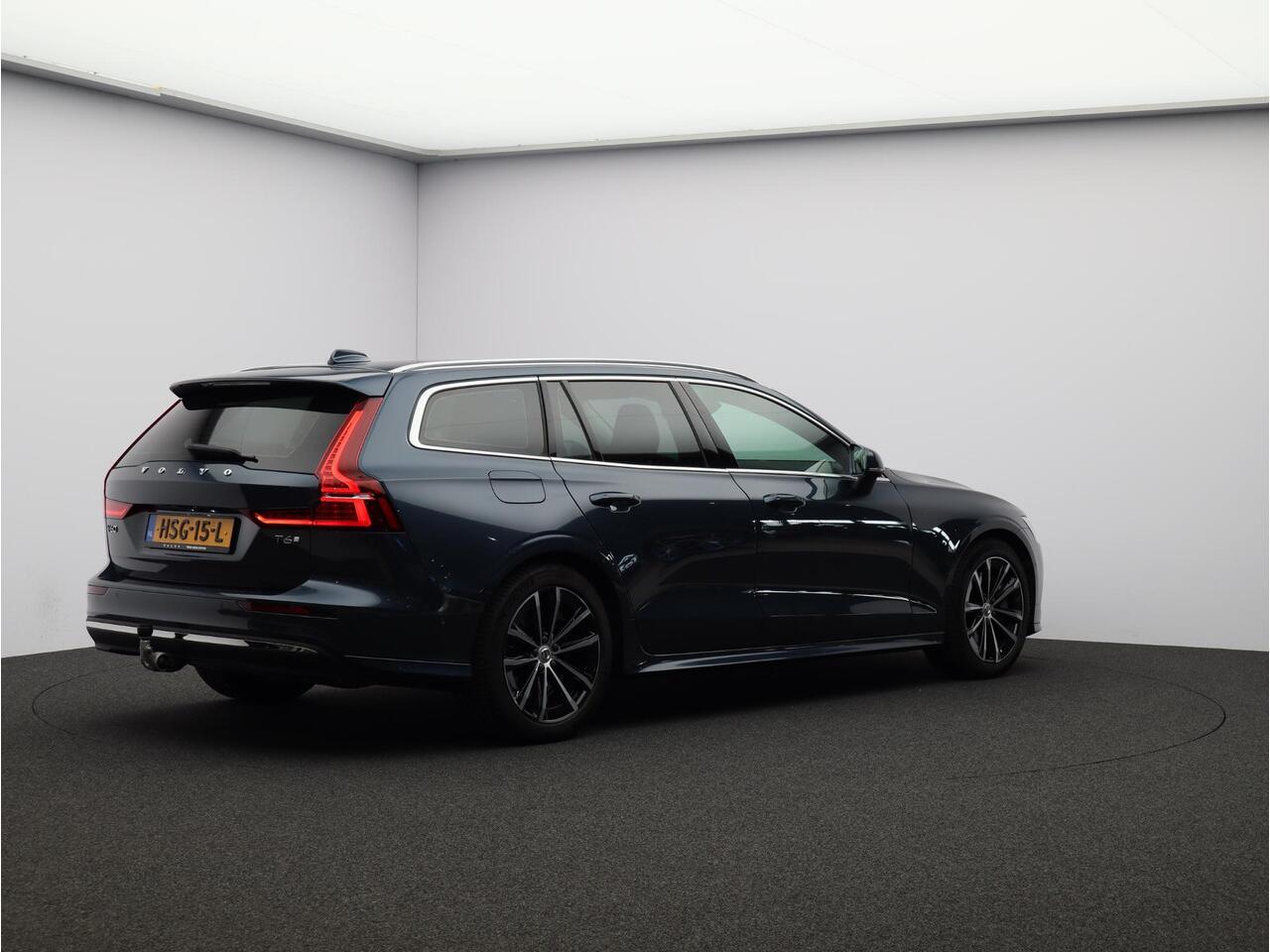 Volvo V60 T6 350PK Plug-in hybrid AWD Core Bright / Trekhaak / Exterior Stylingkit/ 360 Camera / Lighting Pack / Keyless Entry / Full LED / BLIS / Elektrische Achterklep / Park Assist V+A /