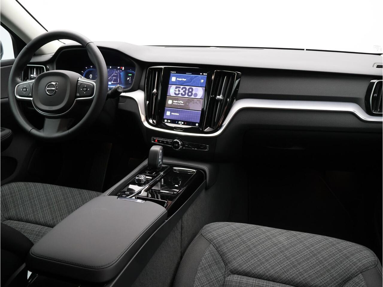 Volvo V60 T6 350PK Plug-in hybrid AWD Core Bright / Trekhaak / Exterior Stylingkit/ 360 Camera / Lighting Pack / Keyless Entry / Full LED / BLIS / Elektrische Achterklep / Park Assist V+A /