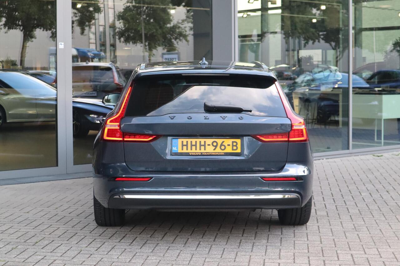 Volvo V60 2.0 T6 Plug-in hybrid AWD Essential Edition | 19'' Glossy Black Wielen| Adaptieve Cruise Control met Pilot Assist| Stoelverwarming voor + achter| Stuurwielverwarming| Dodehoekdetectie|
