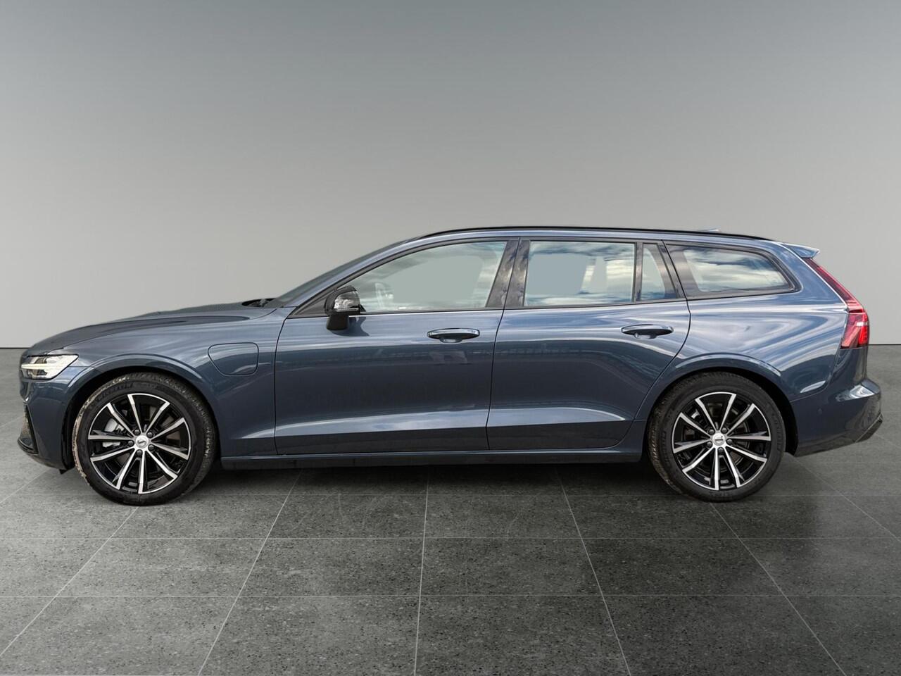 Volvo V60 2.0 T6 Plug-in hybrid AWD Plus Dark | Stoelverwarming | Sportstoelen | Trekhaak | Verwarmbare voorruit |