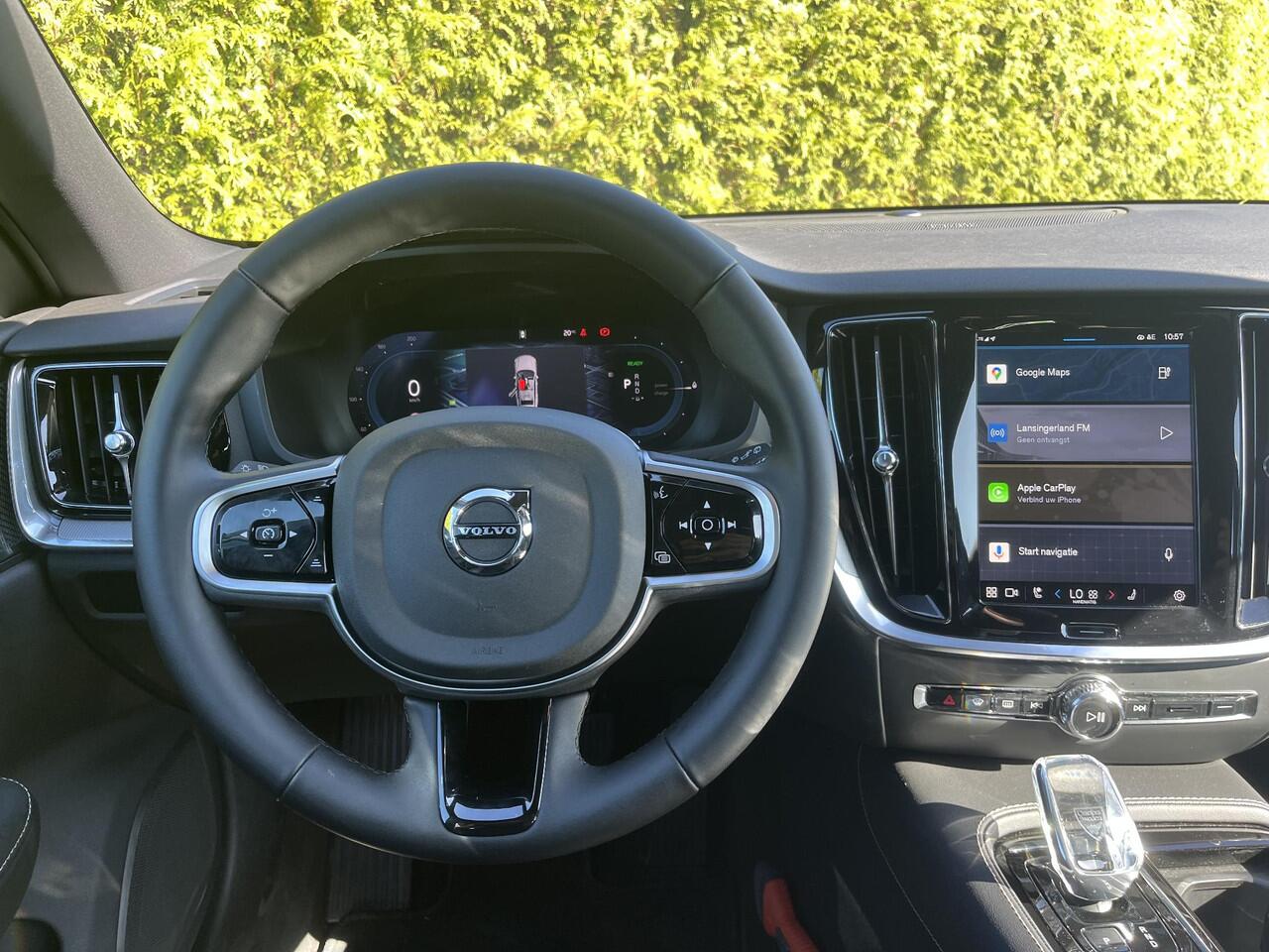 Volvo V60 T6 Plug-in hybrid AWD Plus Dark 360 Camera | Trekhaak | Pilost Assist | Elektr. stoel | H&K Audio