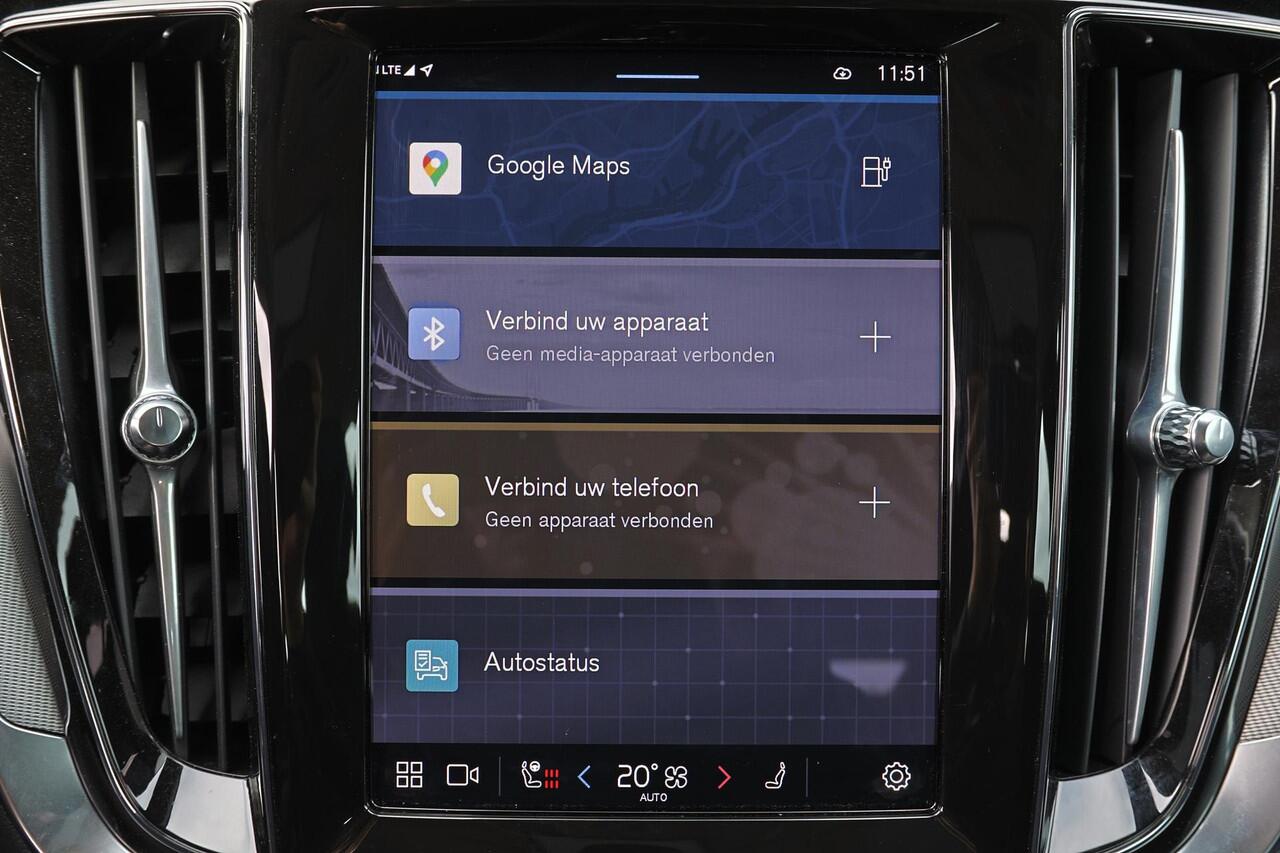 Volvo V60 T6 Recharge AWD Essential - IntelliSafe Assist & Surround - Parkeercamera achter - Verwarmde voorstoelen, stuur & achterbank - Parkeersensoren voor & achter - High Performance audio - 19' LMV