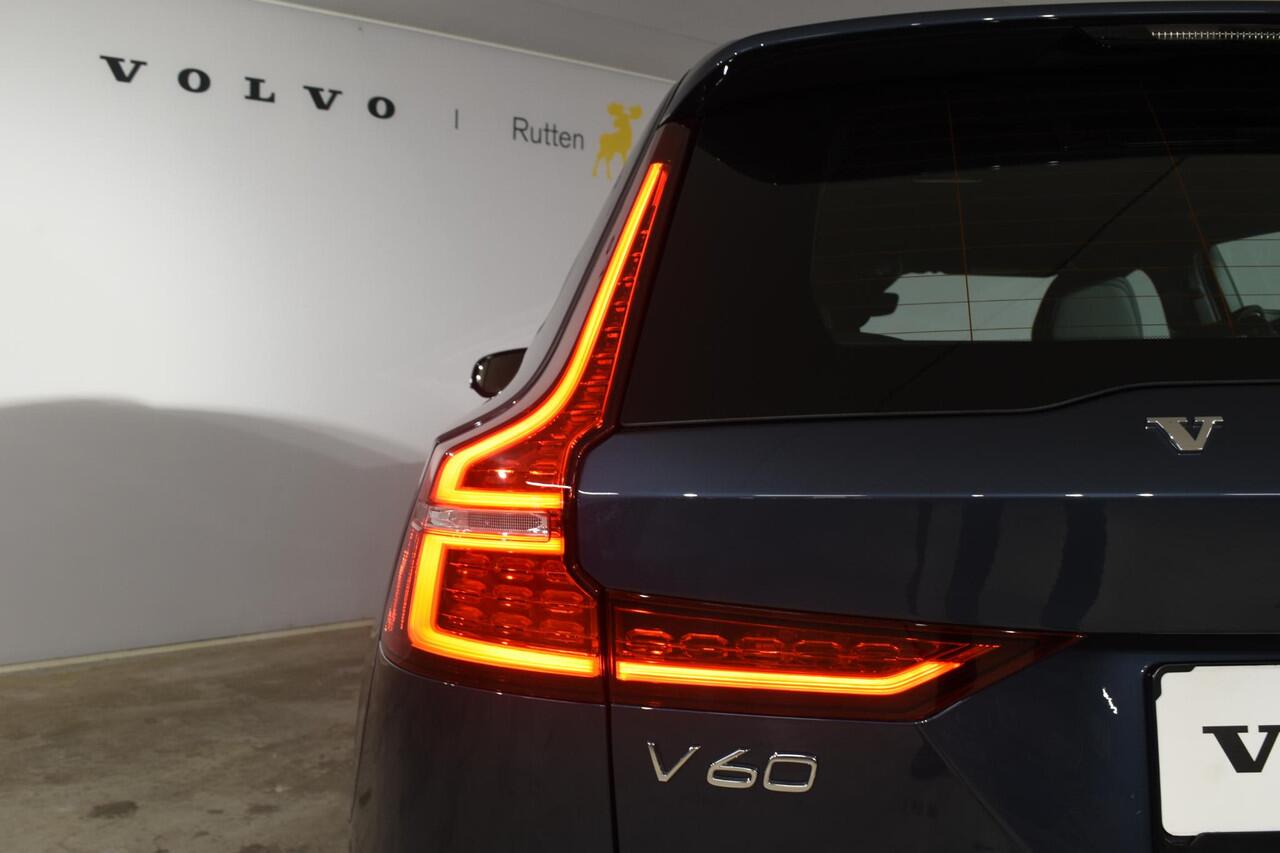 Volvo V60 T6 350PK Automaat Plug-in Hybrid AWD Plus Dark / Navigatie / 360 Camera / Harman Kardon / Stuur & Stoelverwarming / LM Velgen / Trekhaak