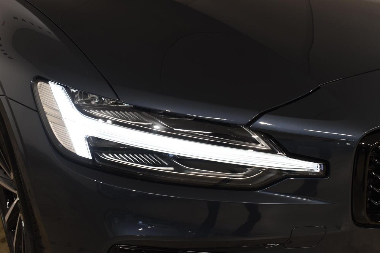 Volvo V60 T6 350PK Automaat Plug-in Hybrid AWD Plus Dark / Navigatie / 360 Camera / Harman Kardon / Stuur & Stoelverwarming / LM Velgen / Trekhaak