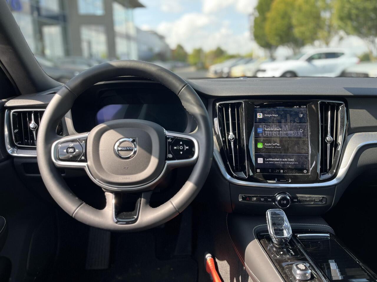 Volvo V60 T6 Plug-in hybrid AWD Plus Dark | 360 Camera | Memoryseats | Trekhaak |