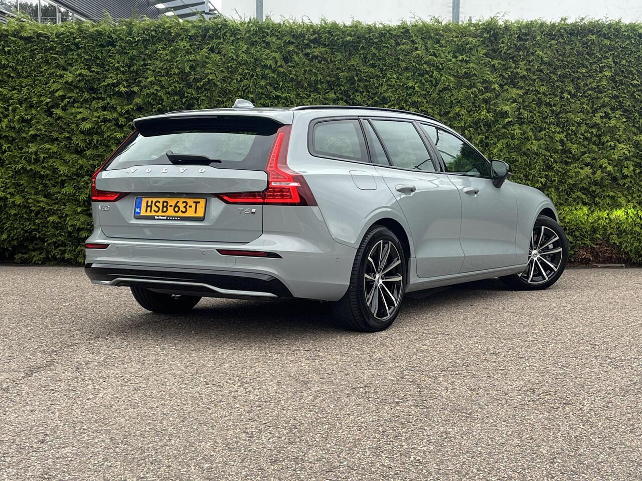 Volvo V60 T6 Plug-in hybrid AWD Plus Dark | Pilot Assist | Trekhaak | H&K Audio | 360 Camera