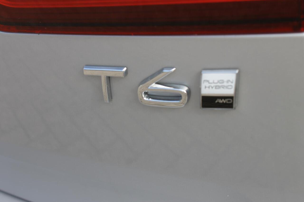 Volvo V60 T6 350PK Autm. Plug-in hybrid AWD Plus Dark Long Range / Google infotainment / Semi elekrisch wegklapbare trekhaak / Verwarmbare voorruit / Elektrisch bedienbare voorstoelen met geheugen / Verwarmbare voorstoelen