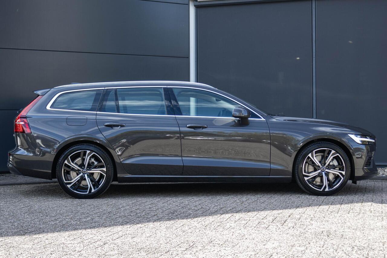 Volvo V60 T6 Plug-in hybrid AWD Plus Bright | Semi Elektrische Trekhaak | Verwarmbare voorstoelen+achterbank+stuurwiel | Keyless | Climate Pack | Elektrisch verstelbare stoelen | Adaptieve Cruise Control | Google Infotainment | Parkeercamera en sensoren rondom | El