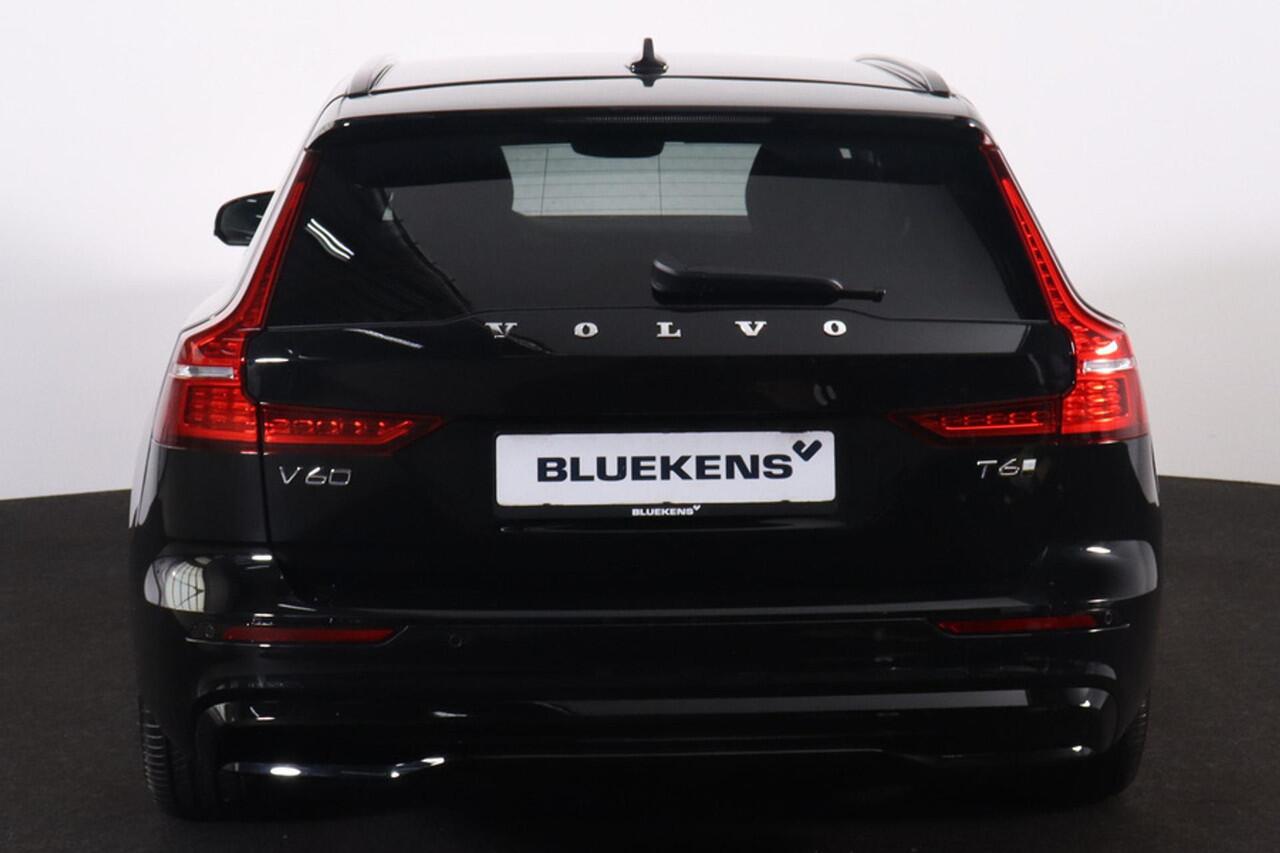 Volvo V60 T6 Recharge AWD Plus Dark - IntelliSafe Assist & Surround - 360º Camera - Harman/Kardon audio - Adaptieve LED koplampen - Verwarmde voorstoelen, stuur & achterbank - Parkeersensoren voor & achter - Elektr. bedienb. voorstoelen met geheugen - Extra getint 