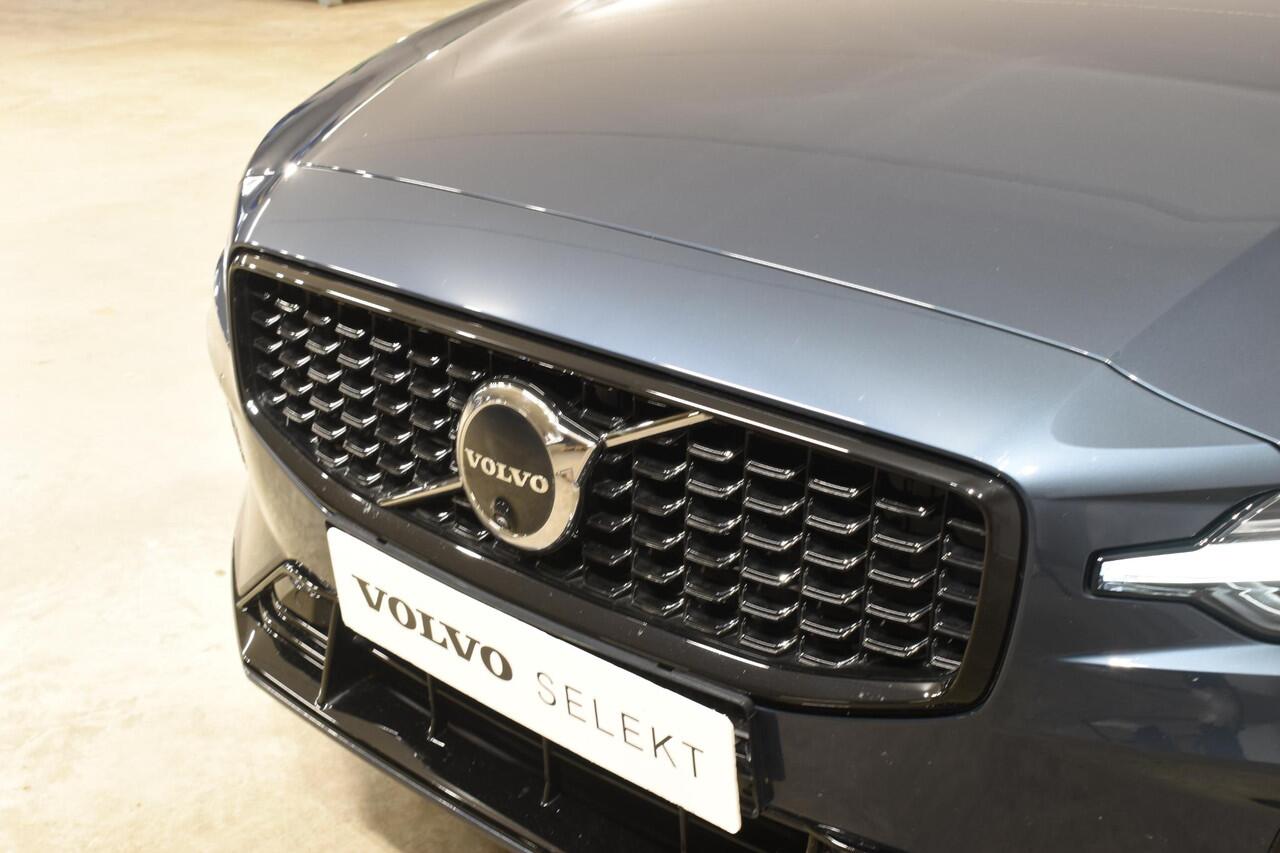 Volvo V60 T6 350PK Automaat Plug-in hybrid AWD Plus Dark Navigatie / Adaptive Cruise control / 360 Camera / Harman Kardon / Stuur & Stoelverwarming / LM Velgen / Trekhaak