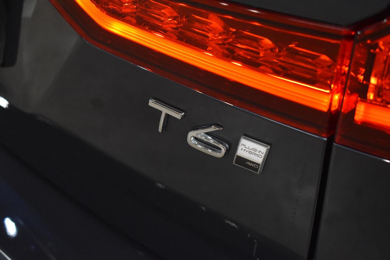 Volvo V60 T6 350PK Automaat Plug-in hybrid AWD Plus Dark Navigatie / Adaptive Cruise control / 360 Camera / Harman Kardon / Stuur & Stoelverwarming / LM Velgen / Trekhaak