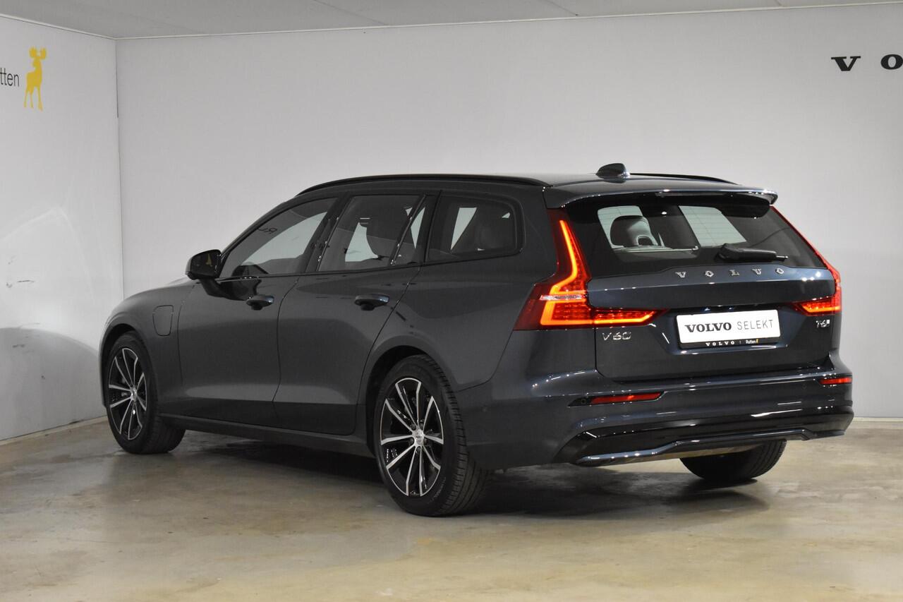 Volvo V60 T6 350PK Automaat Plug-in hybrid AWD Plus Dark Navigatie / Adaptive Cruise control / 360 Camera / Harman Kardon / Stuur & Stoelverwarming / LM Velgen / Trekhaak