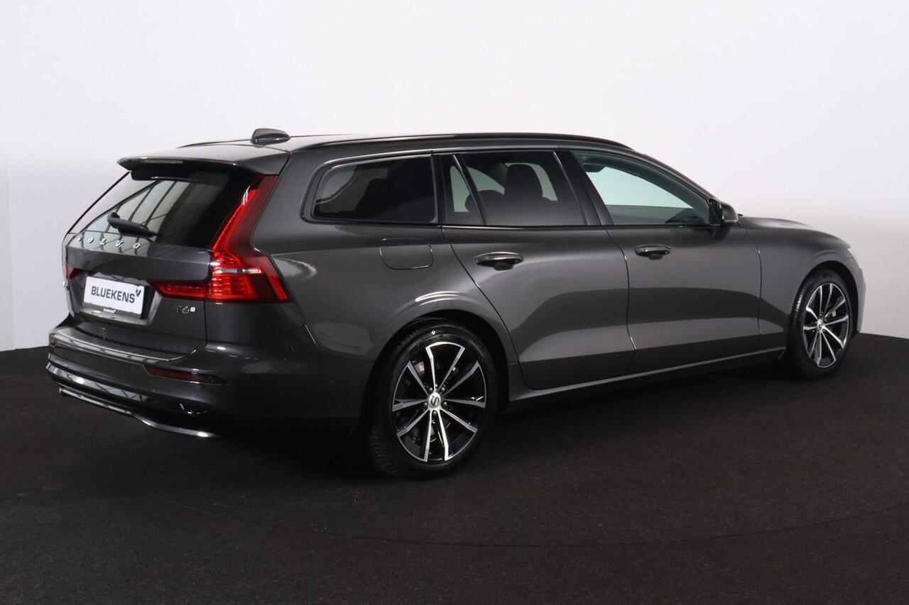 Volvo V60 T6 Recharge AWD Plus Dark - IntelliSafe Assist & Surround - 360º Camera - Harman/Kardon audio - Adaptieve LED koplampen - Verwarmde voorstoelen, stuur & achterbank - Parkeersensoren voor & achter - Elektr. bedienb. voorstoelen met geheugen - Extra getint 