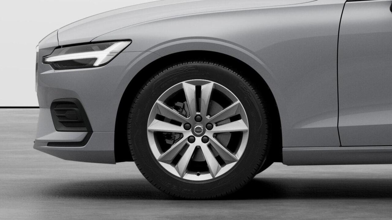 Volvo V60 B4 Essential Edition | Direct Leverbaar | Adaptieve Cruise Control | BLIS | Parkeersensoren en Camera | Zwarte Hemel | Climate Pack | Zwart Lederen Interieur | Extra Getint Glas |