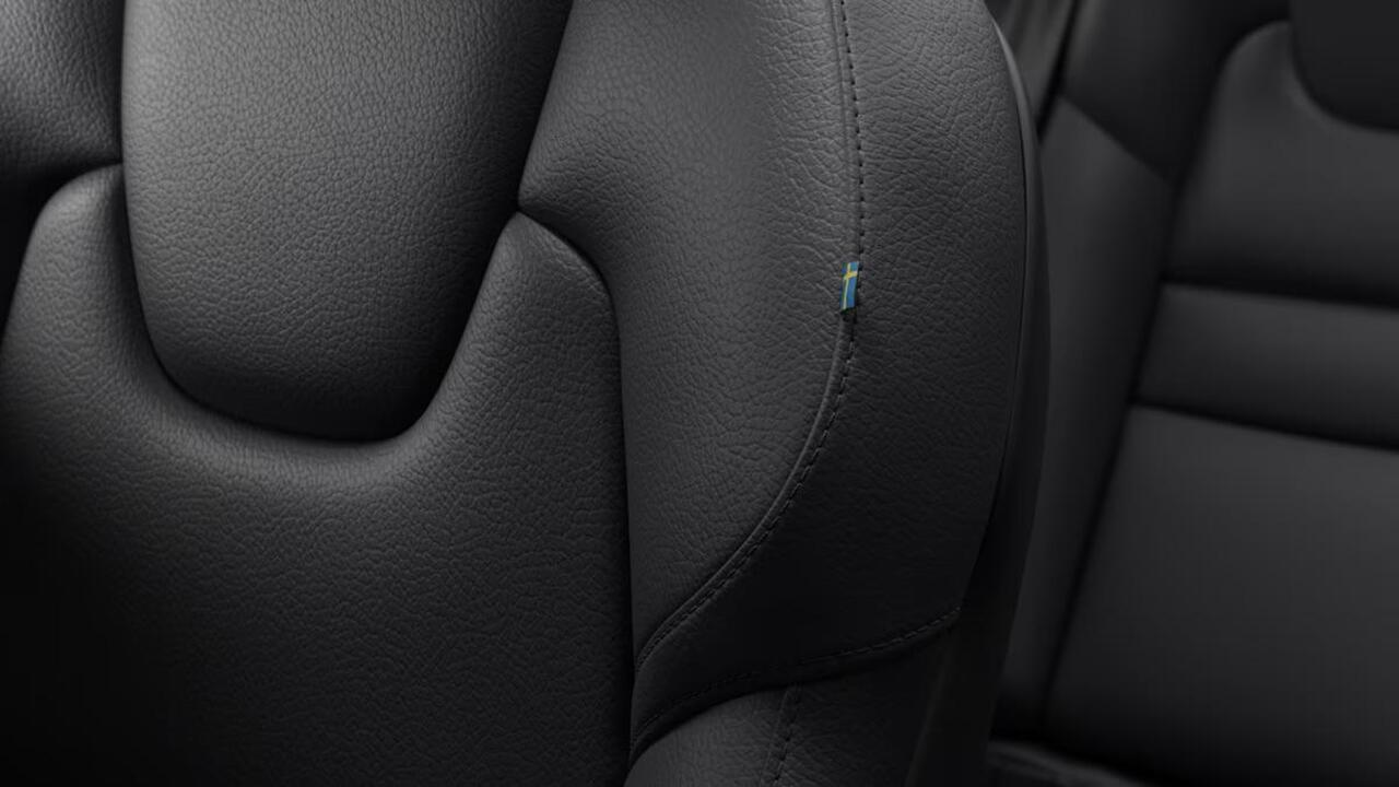 Volvo V60 T8 Plug-in hybrid AWD Plus Perform. Ed. Dark | Direct Leverbaar | Panoramisch Schuif-/Kanteldak | Polestar Performance | Adaptieve Cruise Control | BLIS | 360 Graden Camera | Extra Getint Glas | 19 Inch Lichtmetalen velgen | Harman Kardon Premium Sound | 