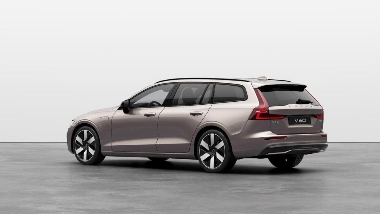 Volvo V60 T8 Plug-in hybrid AWD Plus Perform. Ed. Dark | Direct Leverbaar | Panoramisch Schuif-/Kanteldak | Polestar Performance | Adaptieve Cruise Control | BLIS | 360 Graden Camera | Extra Getint Glas | 19 Inch Lichtmetalen velgen | Harman Kardon Premium Sound | 