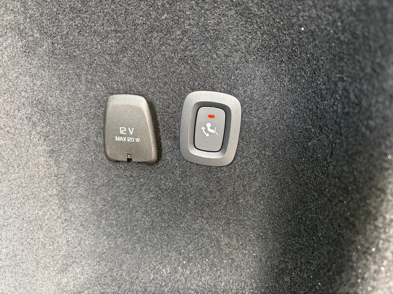 Volvo V60 T6 Plug-in hybrid AWD Essential Bright