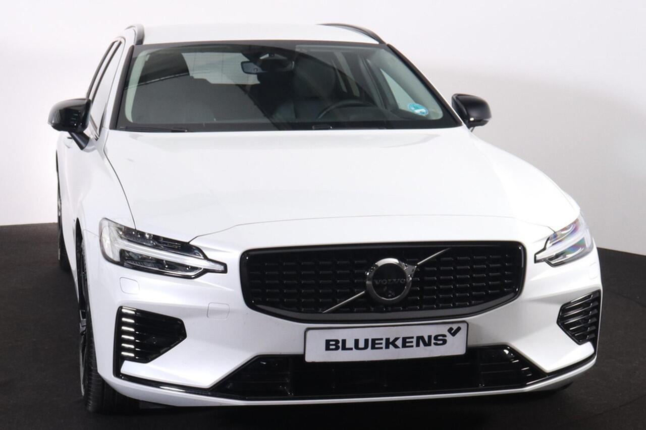 Volvo V60 T6 Recharge AWD Plus Dark - IntelliSafe Assist & Surround - 360º Camera - Harman/Kardon audio - Adaptieve LED koplampen - Verwarmde voorstoelen, stuur & achterbank - Parkeersensoren voor & achter - Elektr. bedienb. voorstoelen met geheugen - Extra getint 