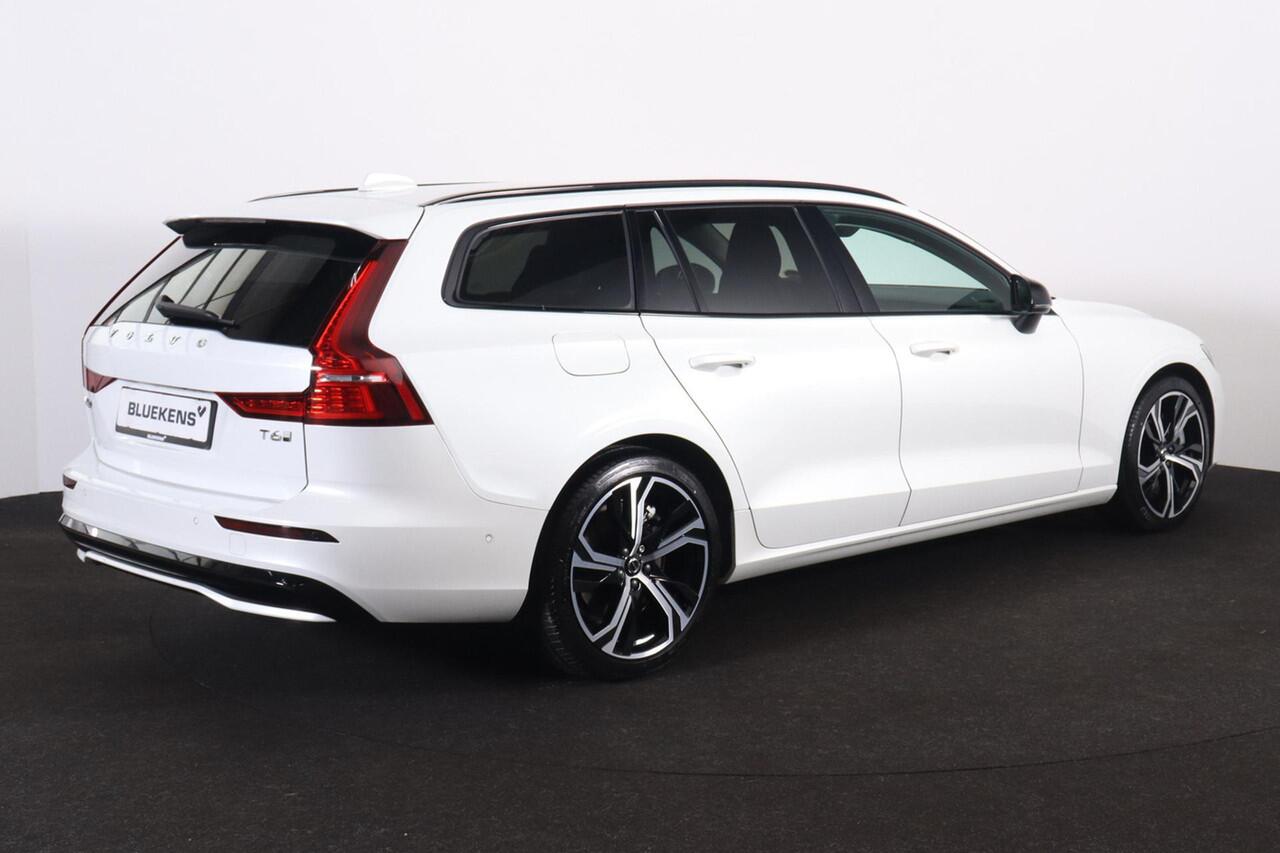 Volvo V60 T6 Recharge AWD Plus Dark - IntelliSafe Assist & Surround - 360º Camera - Harman/Kardon audio - Adaptieve LED koplampen - Verwarmde voorstoelen, stuur & achterbank - Parkeersensoren voor & achter - Elektr. bedienb. voorstoelen met geheugen - Extra getint 