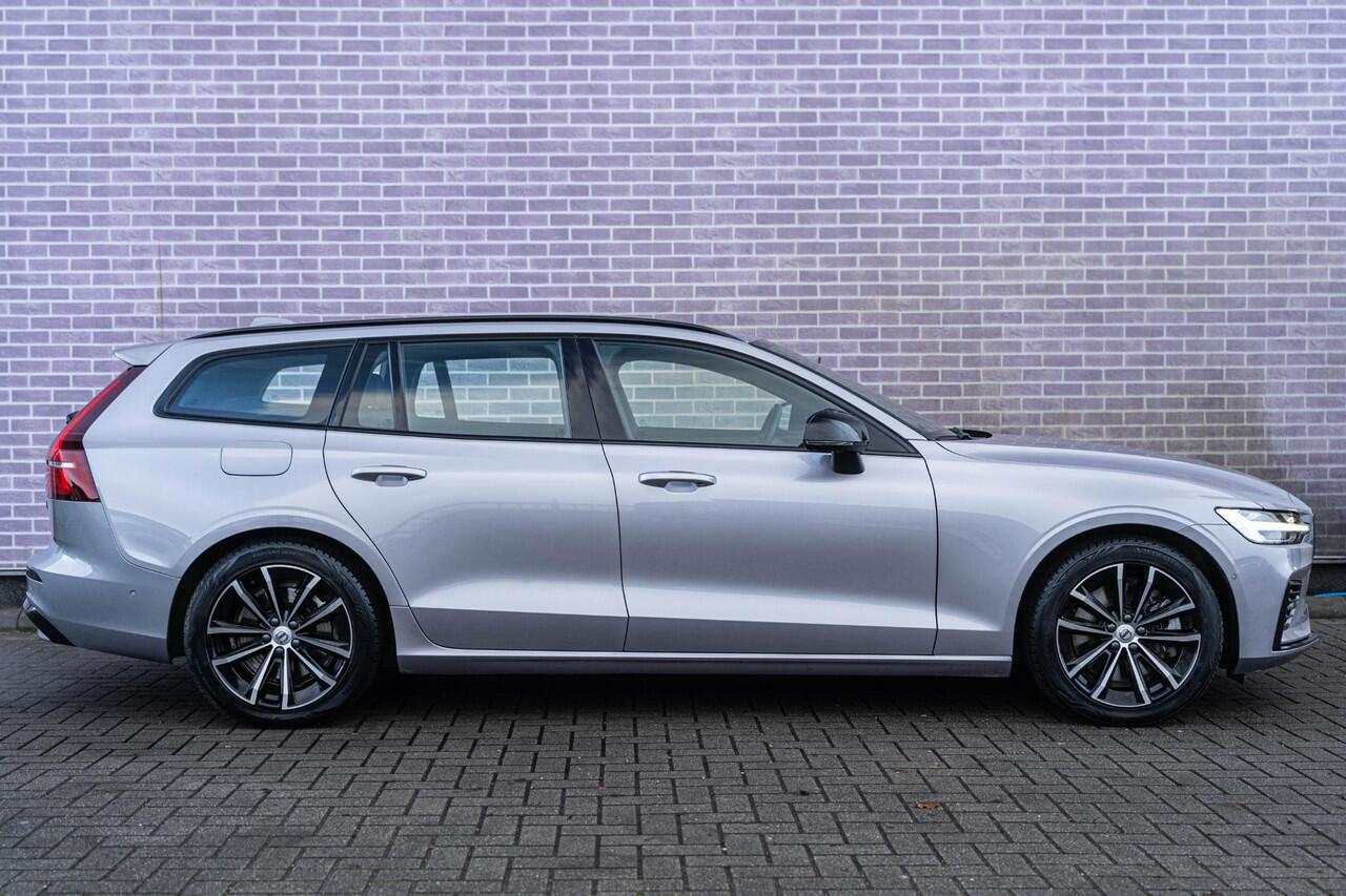 Volvo V60 T6 Plug-in hybrid AWD Plus Dark | Trekhaak | Harman Kardon | 360º Camera | Verwarmbare voorruit | Stoel- / Stuurverwarming Voor + Achter | Adaptive Cruise | BLIS | Verwarmbare voorruit | Power seats