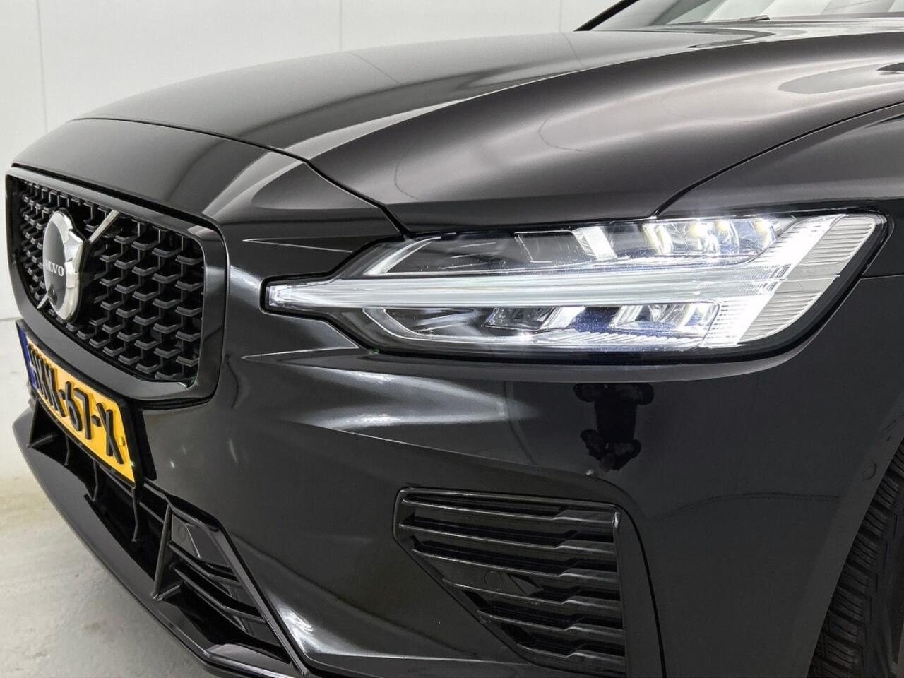 Volvo V60 2.0 T6 AWD Plus Dark | Trekhaak | 360° Camera | Harman\Kardon |