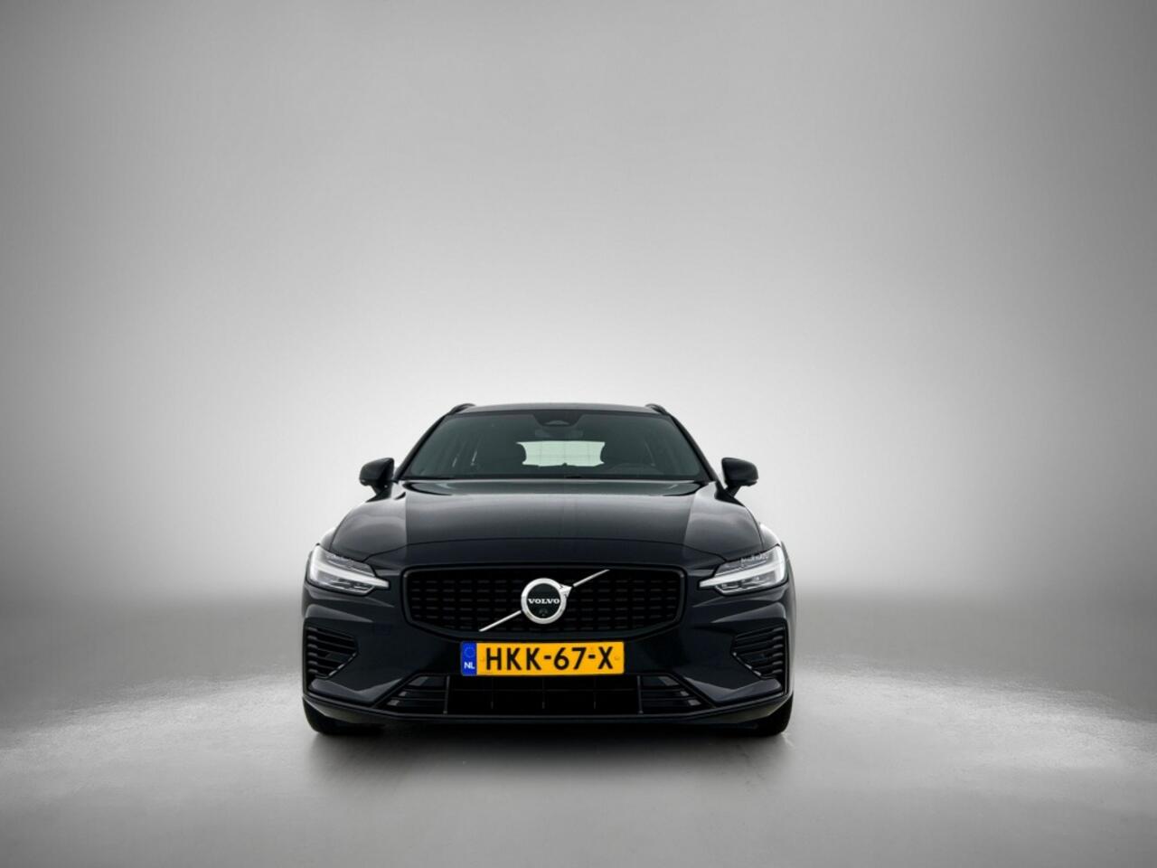 Volvo V60 2.0 T6 AWD Plus Dark | Trekhaak | 360° Camera | Harman\Kardon |