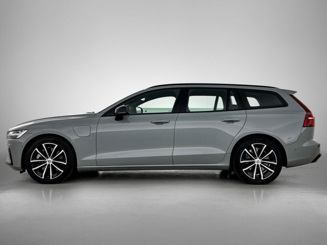 Volvo V60 T6 Dark | Trekhaak | 360* | Sport leder | BLIS | Pilot Assist |