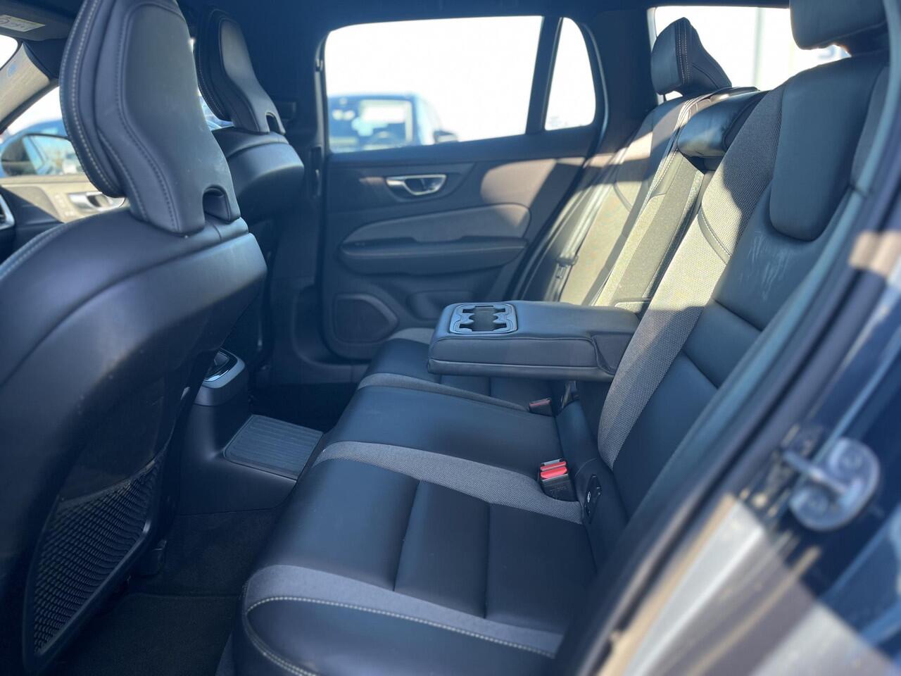 Volvo V60 T6 Plug-in hybrid AWD Plus Dark | Harman / Kardon | Memoryseats | 360 Graden Camera |