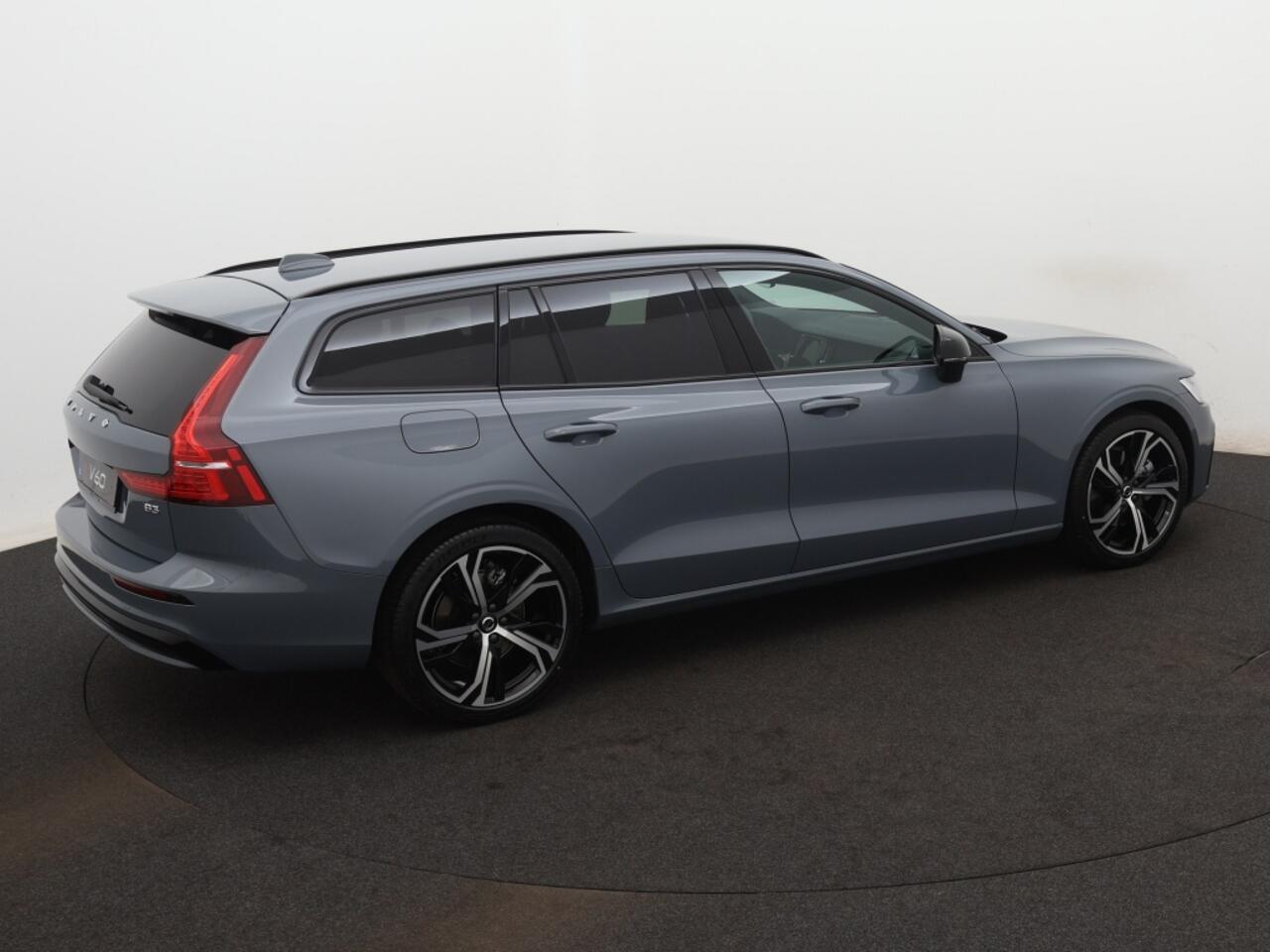 Volvo V60 2.0 B3 Plus Dark | Sportstoelen | Zwarte hemel | Camera