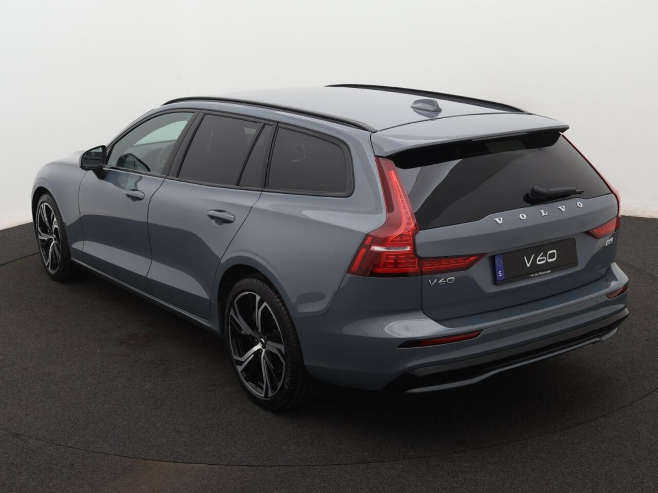 Volvo V60 2.0 B3 Plus Dark | Sportstoelen | Zwarte hemel | Camera
