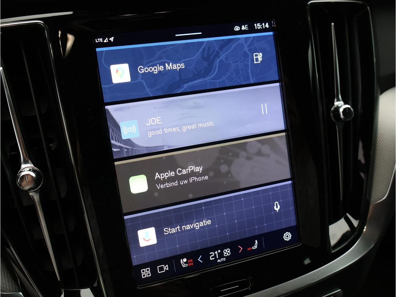 Volvo V60 2.0 T6 Plug-in hybrid AWD Plus Dark / Trekhaak / 360 Camera / Harman Kardon / Elektrische Stoelen / Stoel+Stuurverwarming / Pilot Assist / BLIS / Keyless