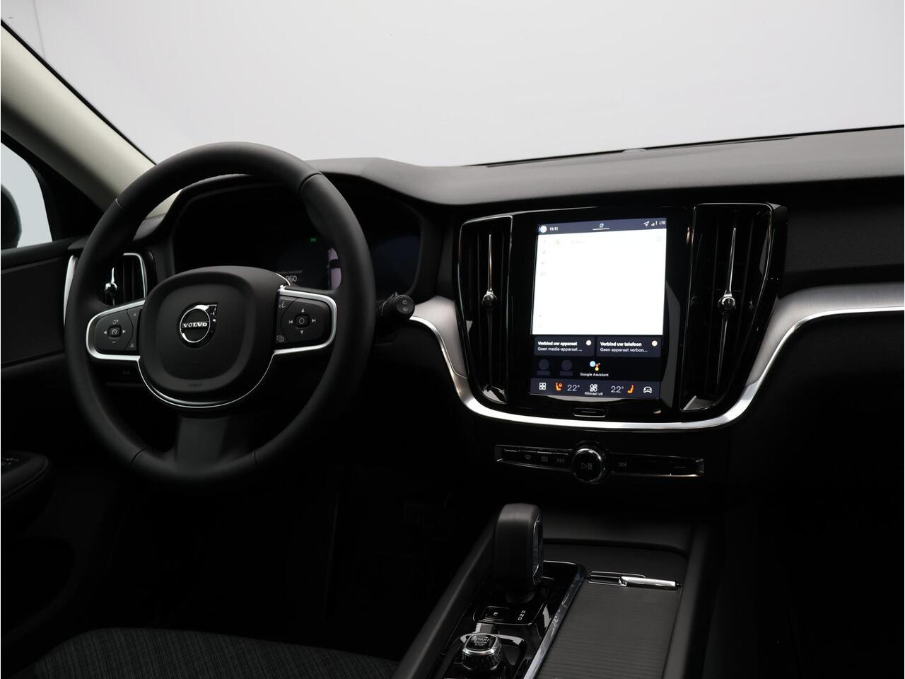 Volvo V60 B4 197PK Essential Edition / Adaptive Cruise / Climate Pack / BLIS / Pilot Assist / 18" Wielen / Park Assist Achter+Voor /