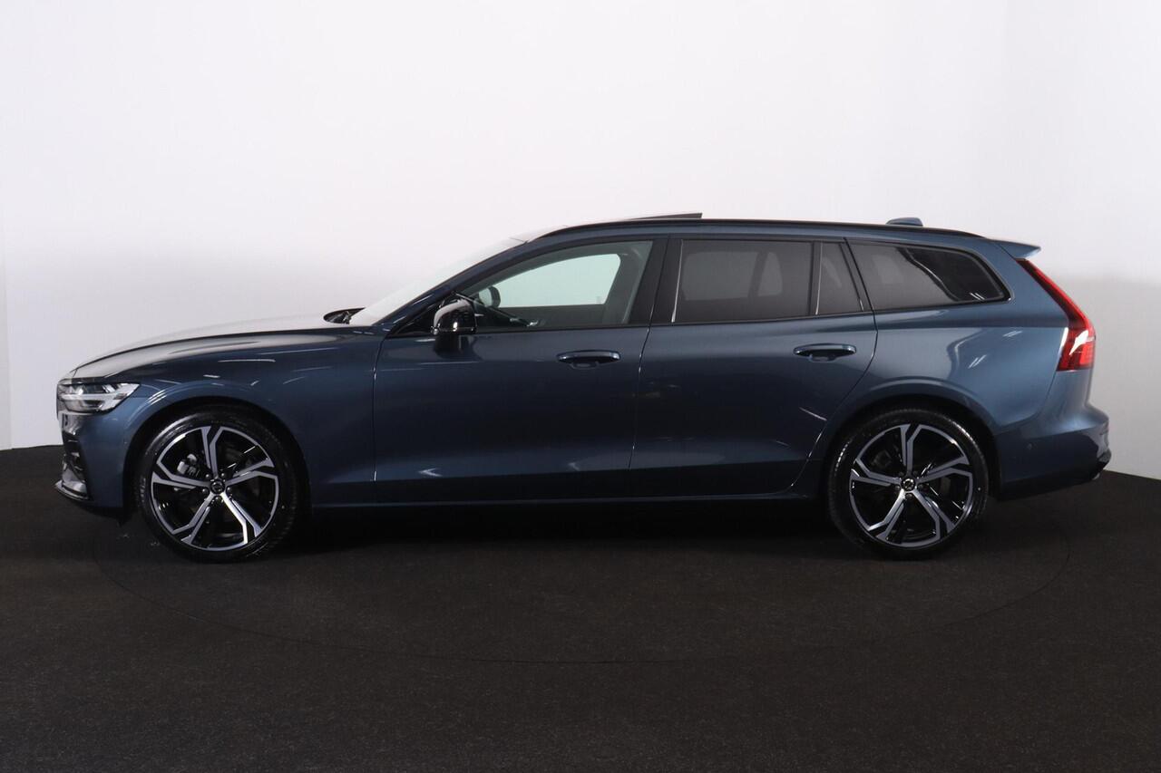 Volvo V60 B4 Ultra Dark - Panorama/schuifdak - IntelliSafe Assist & Surround - 360º Camera - Harman/Kardon audio - Verwarmde voorstoelen, stuur & achterbank - Parkeersensoren voor & achter - Elektr. bedienb. voorstoelen met geheugen - Head up display - Draadloze te