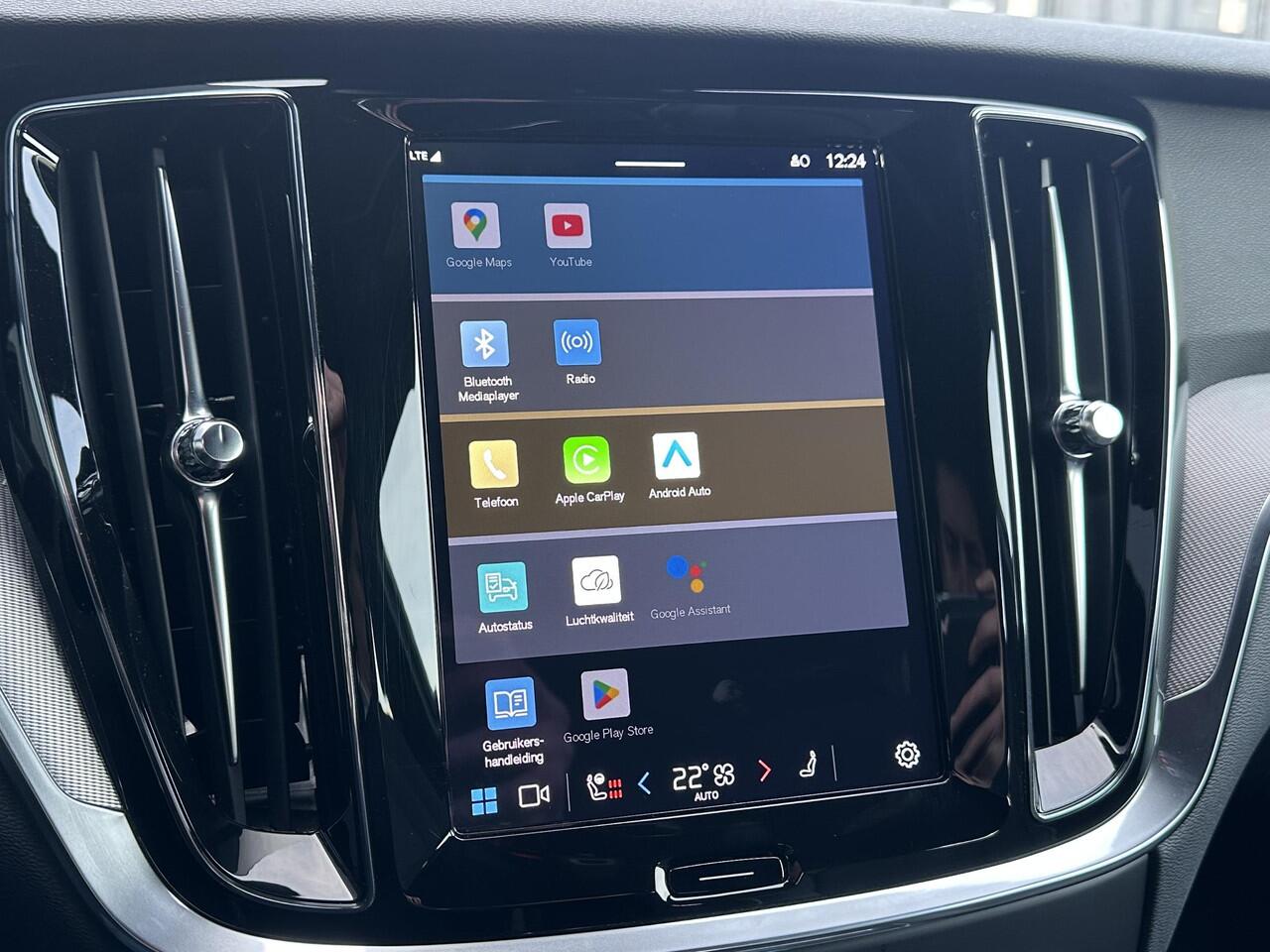 Volvo V60 2.0 T6 Plug-in hybrid AWD Plus Dark Adaptieve cruise control / BLIS / 360 camera / elektr. verst. Contourstoelen / stuur-,stoel-, voorruit verw. / Harman Kardon audio / Trekhaak / Keyless drive / All season banden