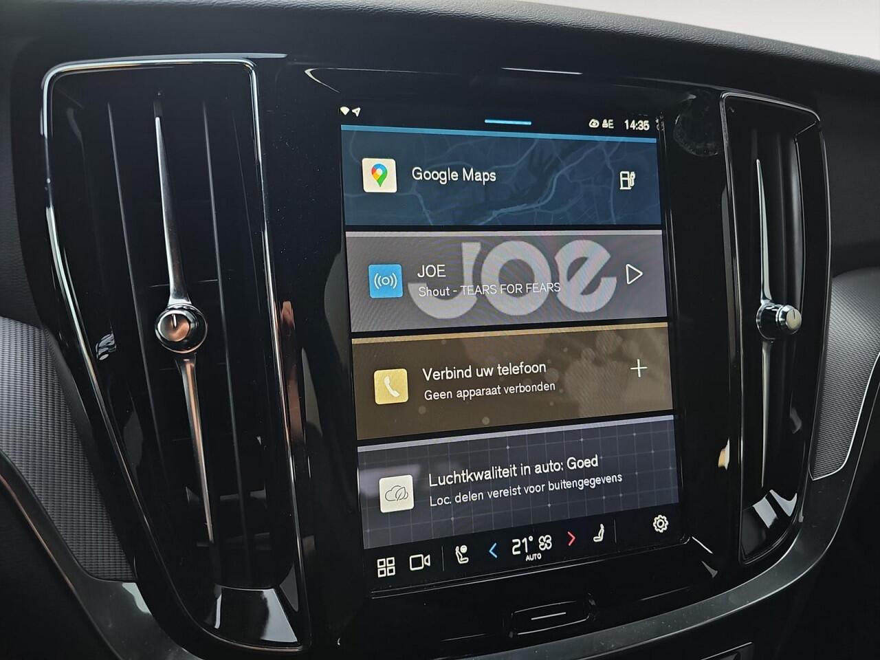 Volvo V60 2.0 T6 Plug-in hybrid AWD Plus Dark | Harman/Kardon audio | Trekhaak | Sportstoelen | 360 graden camera |