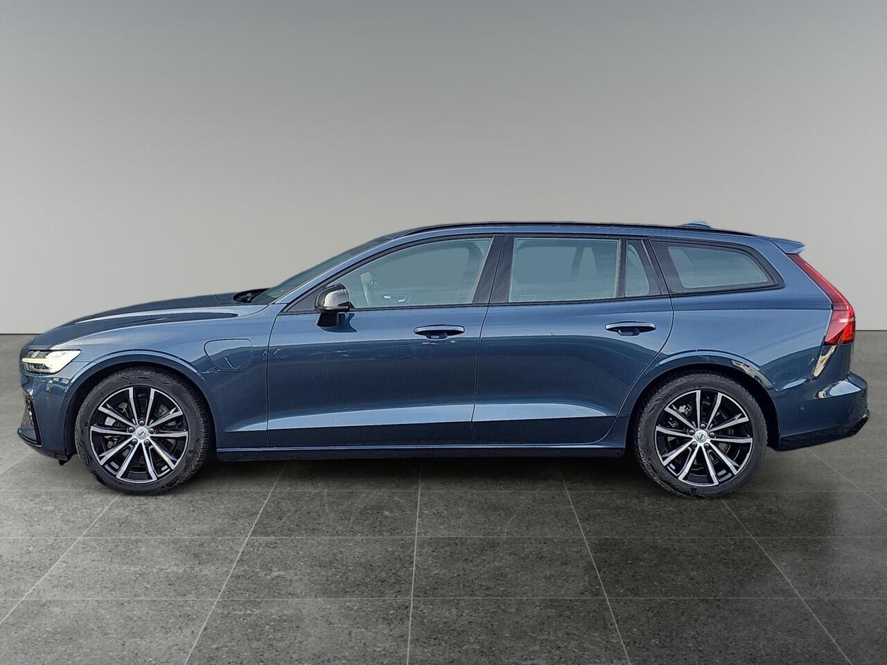 Volvo V60 2.0 T6 Plug-in hybrid AWD Plus Dark | Harman/Kardon audio | Trekhaak | Sportstoelen | 360 graden camera |