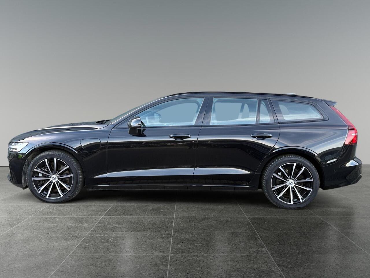 Volvo V60 2.0 T6 Plug-in hybrid AWD Plus Dark | Trekhaak | Verwarmde voorruit | 360 graden camera | Harman/Kardon |