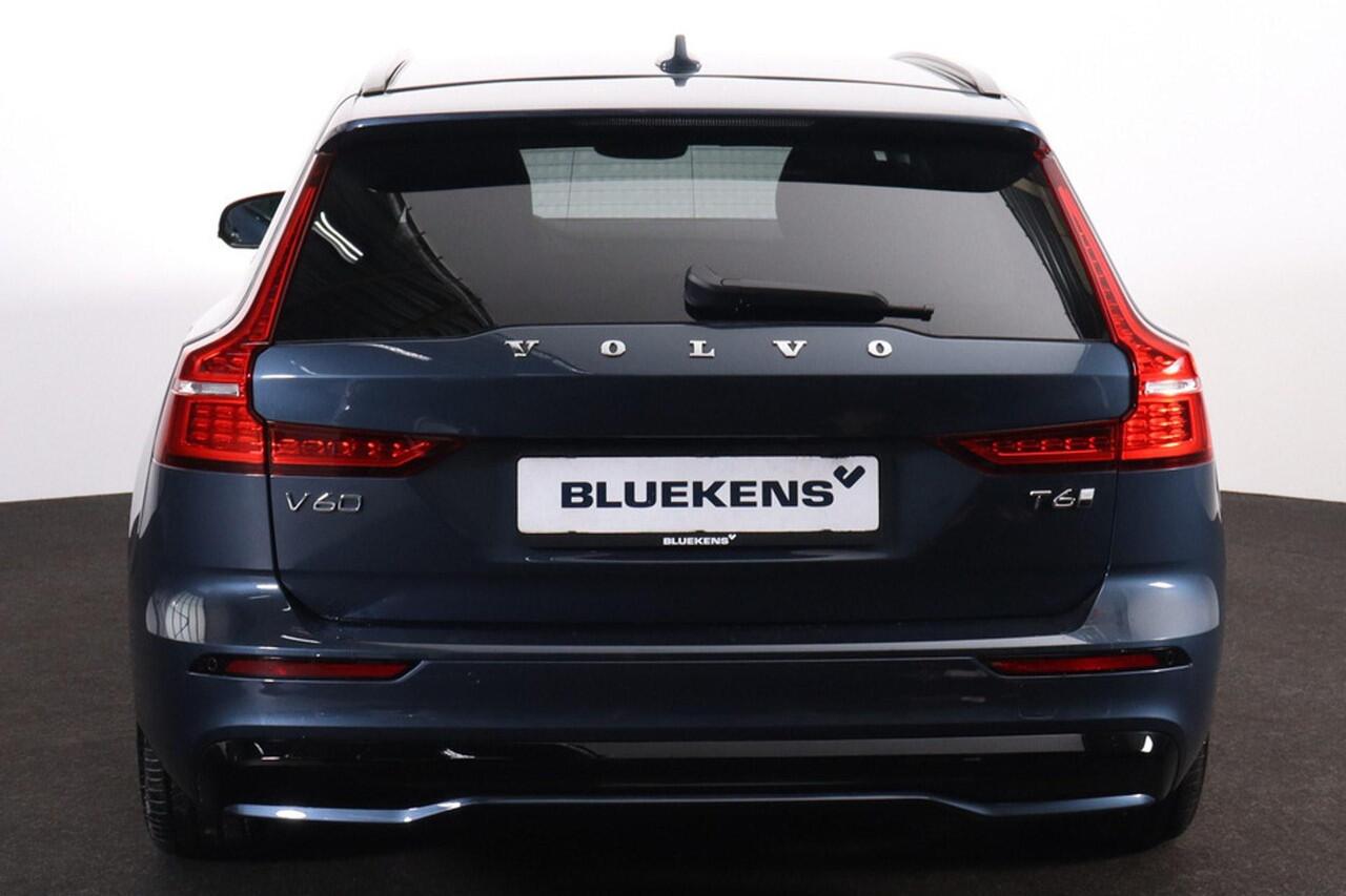 Volvo V60 T6 Recharge AWD Plus Dark - IntelliSafe Assist & Surround - 360º Camera - Harman/Kardon audio - Adaptieve LED koplampen - Verwarmde voorstoelen, stuur & achterbank - Parkeersensoren voor & achter - Elektr. bedienb. voorstoelen met geheugen - Head up displ