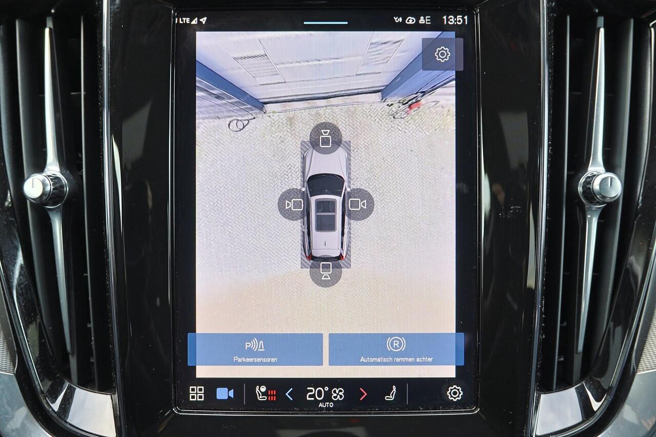 Volvo V60 T6 Recharge AWD Plus Dark - IntelliSafe Assist & Surround - 360º Camera - Harman/Kardon audio - Adaptieve LED koplampen - Verwarmde voorstoelen, stuur & achterbank - Parkeersensoren voor & achter - Elektr. bedienb. voorstoelen met geheugen - Head up displ