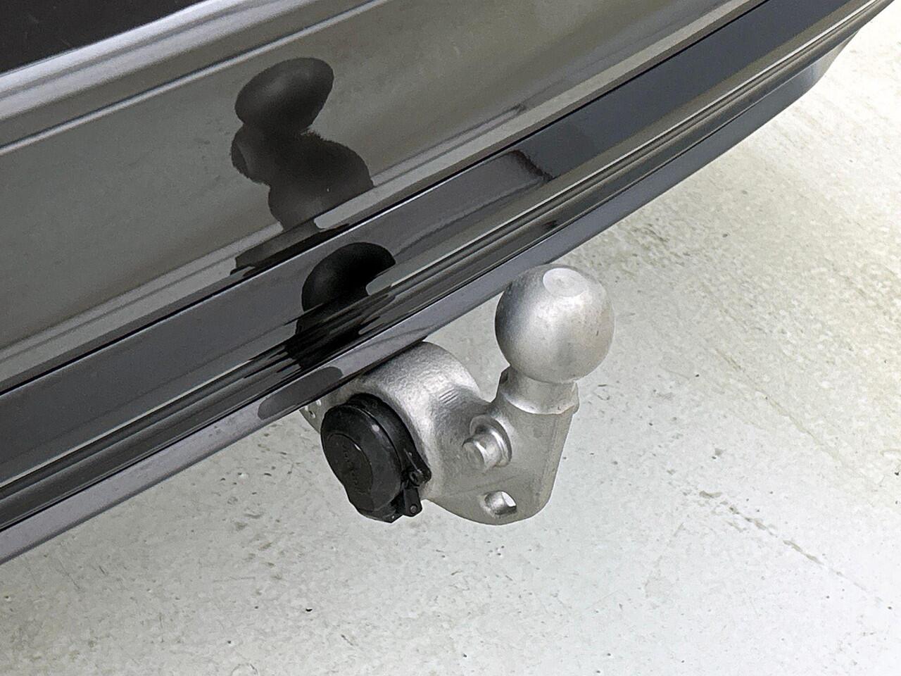 Volvo V60 T6 Recharge AWD Plus Dark - IntelliSafe Assist & Surround - 360º Camera - Harman/Kardon audio - Verwarmde voorstoelen, stuur & achterbank - Parkeersensoren voor & achter - Elektr. bedienb. voorstoelen met geheugen - Elektr. inklapbare trekhaak - 18' LMV