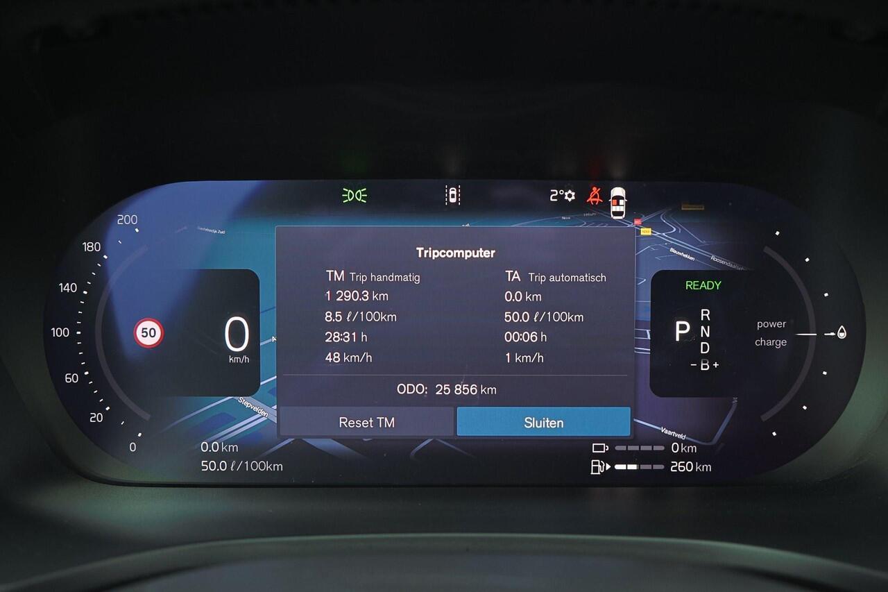 Volvo V60 T6 Recharge AWD Plus Dark - IntelliSafe Assist & Surround - 360º Camera - Harman/Kardon audio - Verwarmde voorstoelen, stuur & achterbank - Parkeersensoren voor & achter - Elektr. bedienb. voorstoelen met geheugen - Elektr. inklapbare trekhaak - 18' LMV