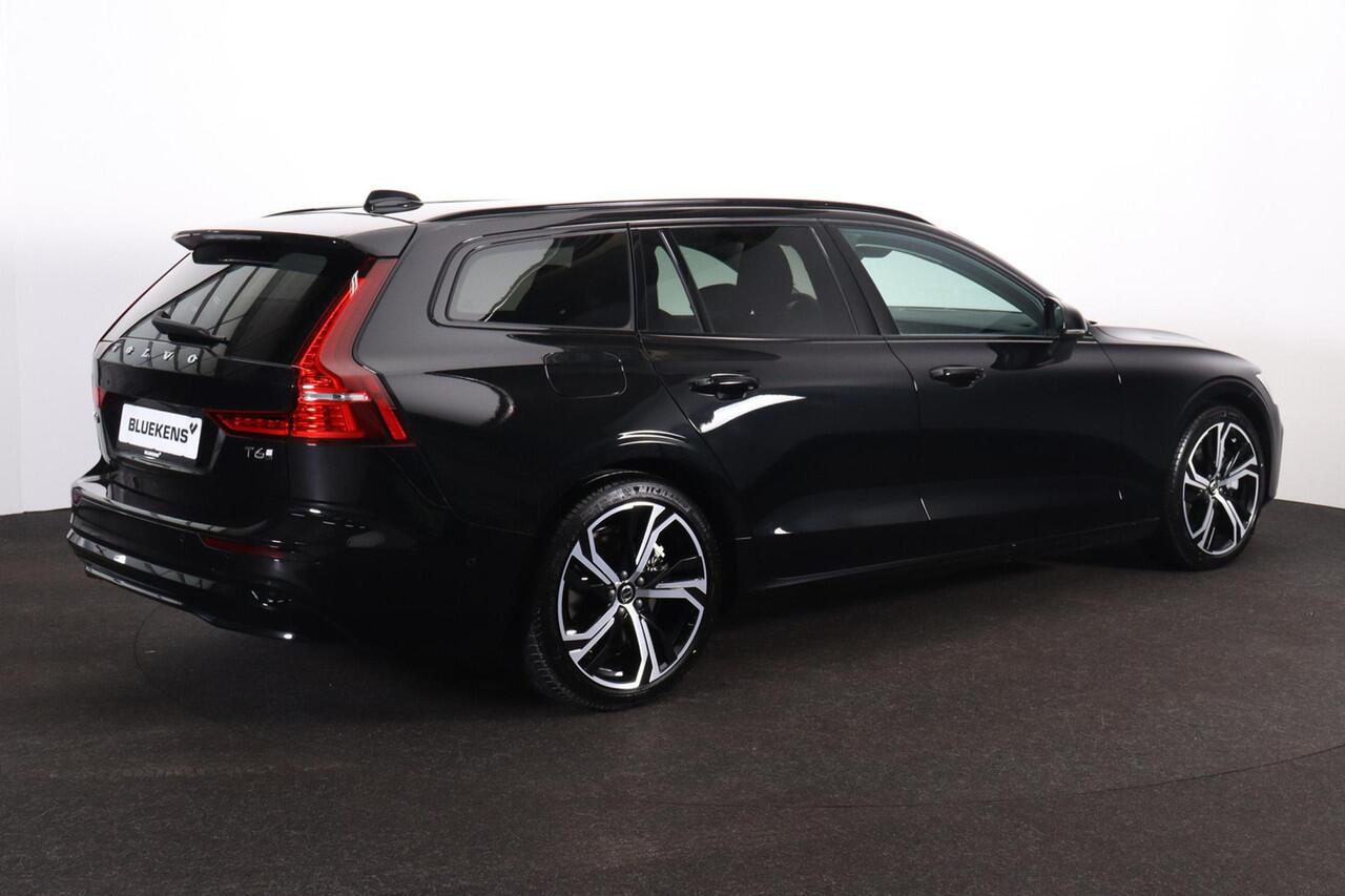 Volvo V60 T6 Recharge AWD Plus Dark - IntelliSafe Assist & Surround - 360º Camera - Harman/Kardon audio - Adaptieve LED koplampen - Verwarmde voorstoelen, stuur & achterbank - Parkeersensoren voor & achter - Elektr. bedienb. voorstoelen met geheugen - Extra getint 