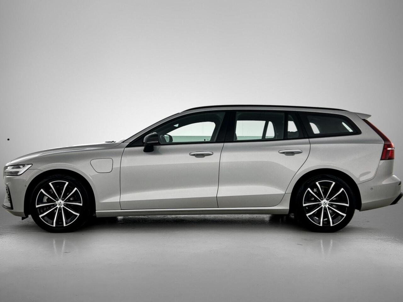 Volvo V60 2.0 T6 AWD Plus Dark | Trekhaak | 360° Camera | Harman/Kardon |