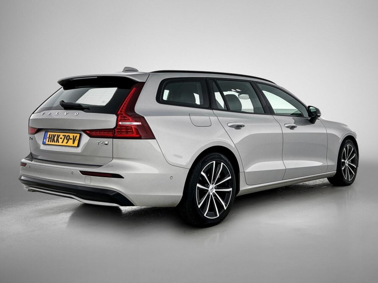 Volvo V60 2.0 T6 AWD Plus Dark | Trekhaak | 360° Camera | Harman/Kardon |