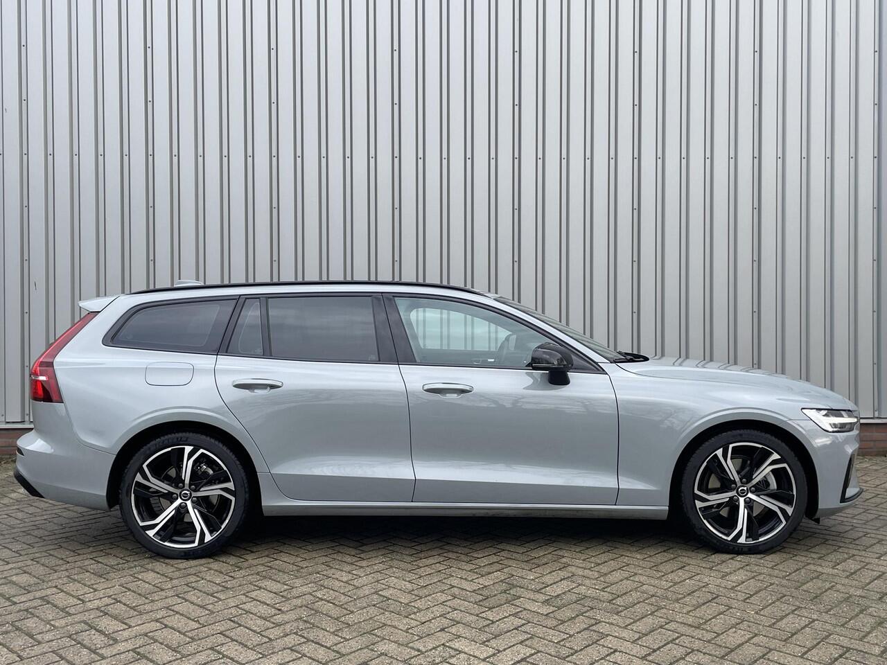 Volvo V60 B4 Plus Dark l Schuif/kantel dak l