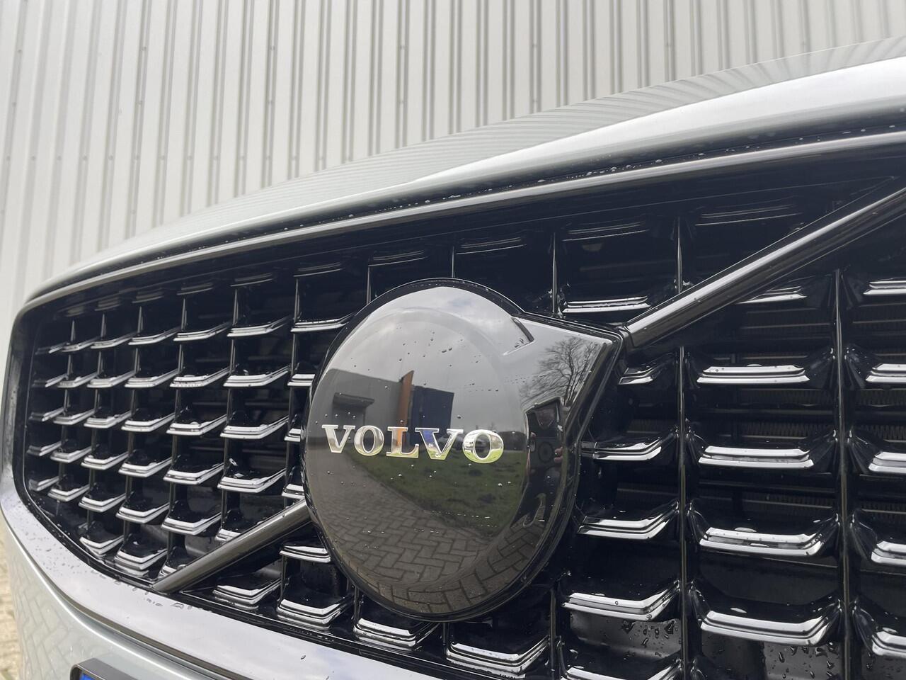 Volvo V60 B4 Plus Dark l Schuif/kantel dak l