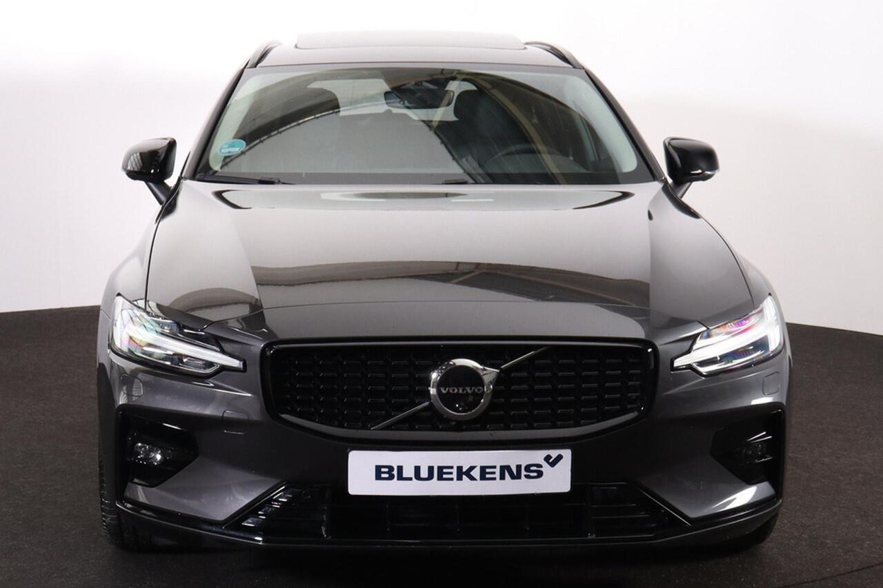 Volvo V60 B4 Plus Dark - Panorama/schuifdak - IntelliSafe Assist & Surround - 360º Camera - Harman/Kardon audio - Adaptieve LED koplampen - Verwarmde voorstoelen, stuur & achterbank - Parkeersensoren voor & achter - Elektr. bedienb. voorstoelen met geheugen - Draad