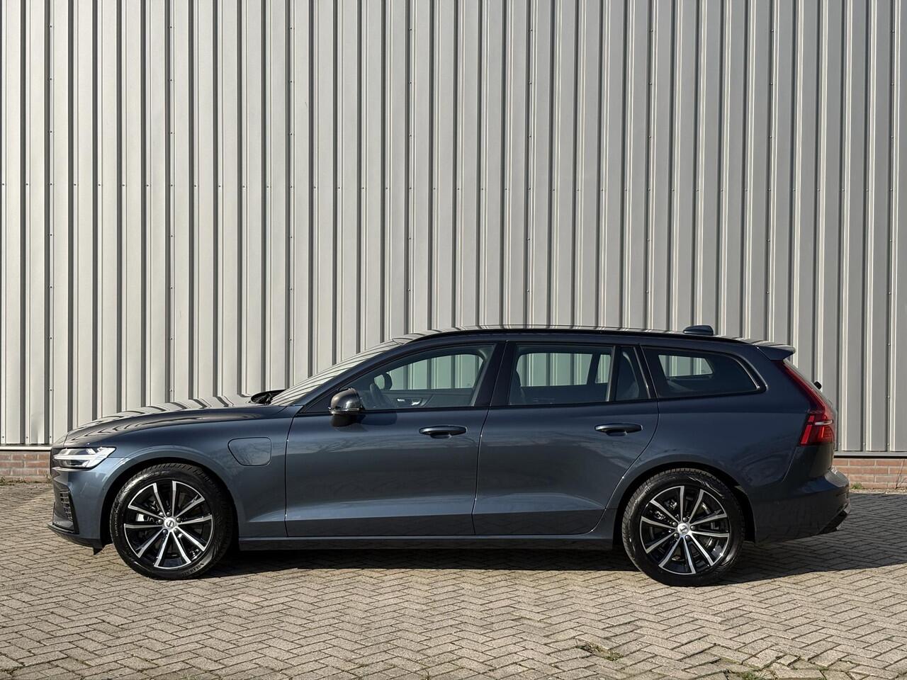 Volvo V60 2.0 T6 Plug-in hybrid AWD Plus Dark l Semi-wegklapbare Trekhaak l